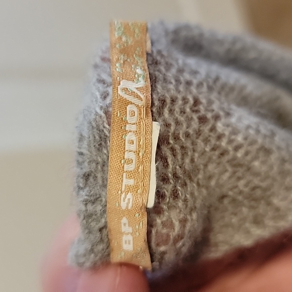 BP Studio Gray Knit Scarf - Picture 4 of 4